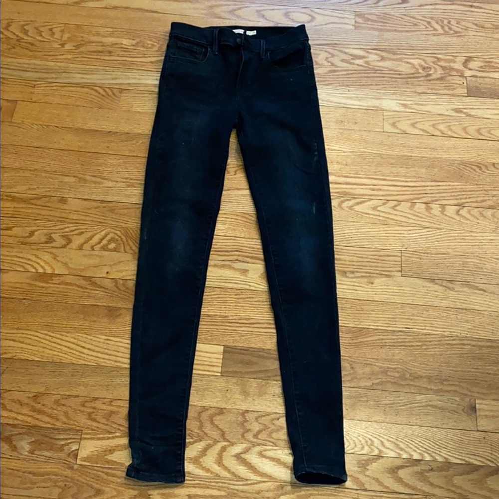 Levies Black skinny jeans